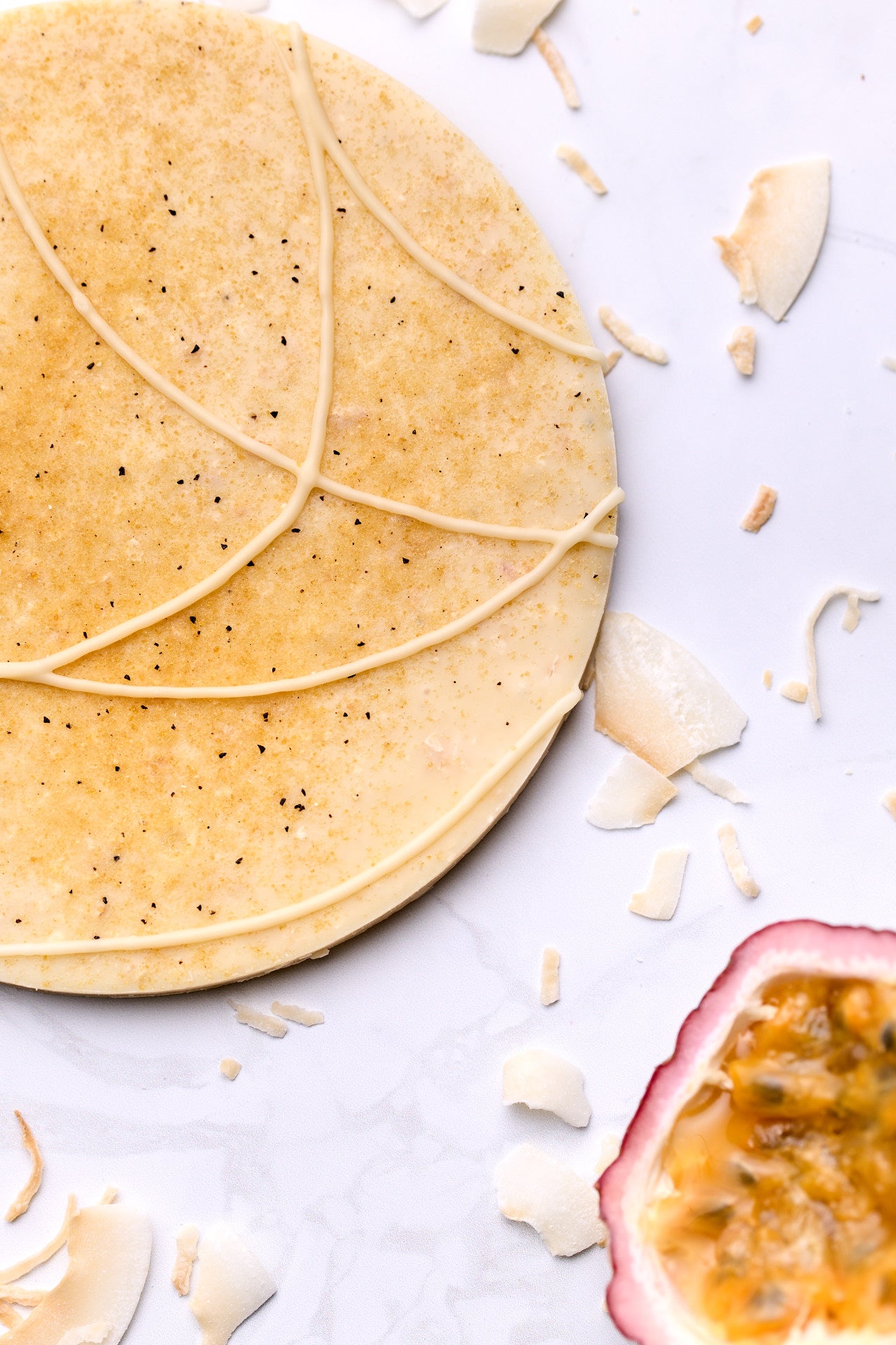 Disk | Coconut Passionfruit | French White Chocolate | 31% Cacao | 80g